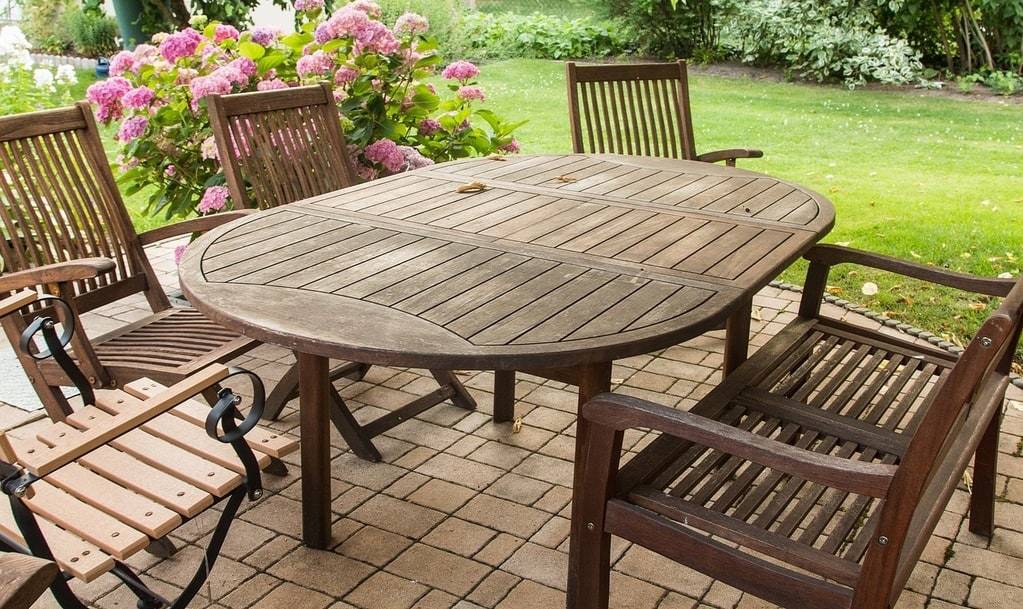 Protéger les plantes du vent sur un balcon exposé